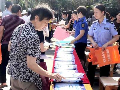 灞橋區(qū)深化政務(wù)公開(kāi)，以專(zhuān)業(yè)服務(wù)助力社會(huì)經(jīng)濟(jì)咨詢(xún)